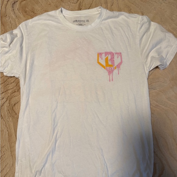 Pair of Lightly used Black and White Baseball Lifestyle 101 Graphic Tees - Picture 6 of 7